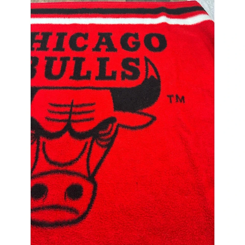 Chicago Bulls NBA Fleece‎ Throw Blanket Red Black Benny The Bull Logo Reversible